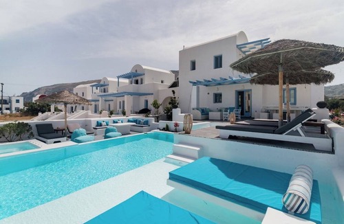 Kamari Villa | Luxury Santorini Villa with Private Pool, Jacuzzis and Sea View