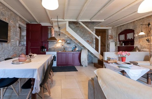 Diasella House | Luxury Stonehouse Verga