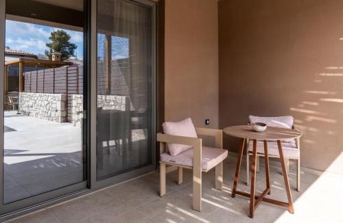 Ano Kalesia Apartment | Luxury Suites with private pool and BBQ by Kalles Homes & Suites