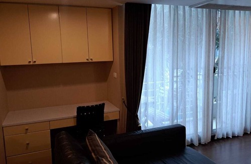 Khlong Toei Nuea Condo | Luxury City Retreat 2-Bedroom Condo in Downtown Sukhumvit, Bangkok Room 3B