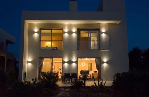 Analipsi Villa | Luxury Villa Beachfront 5 Bedrooms 10-12 Persons