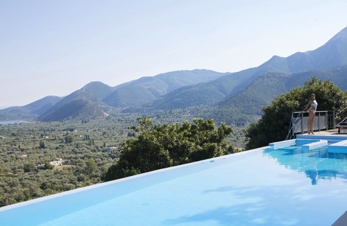 Nidri Villa | Luxury villa overlooking the sea with private pool-Villa Iris
