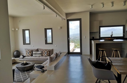 Pylos-Nestoras House | Luxury villa with pool above the picturesque Finikounda Bay, Peloponnese