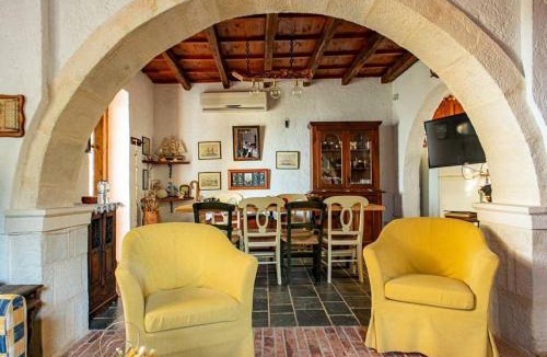 Makrilia House | MaciliaVilla.