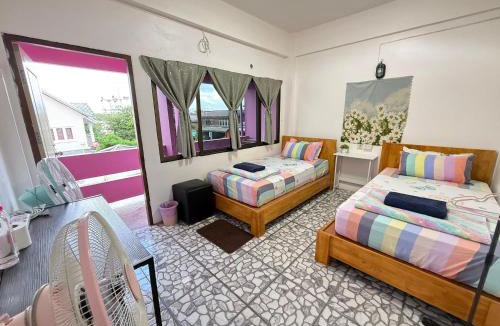 Downtown Krabi Hostel | Madam Guesthouse