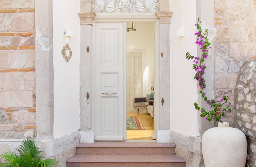 Eresos Villa | Magnificent 1850s Eressian Villa Hotel in Lesvos!