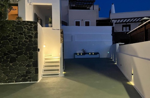 Pyrgos House | Maison Kallisti Private Jacuzzi and Panoramic View