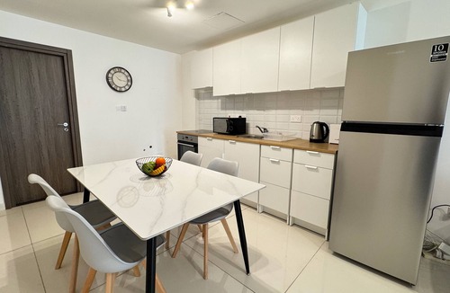 Larnaca City Centre Apartment | Majestic Beachfront Larnaka Finikoudes