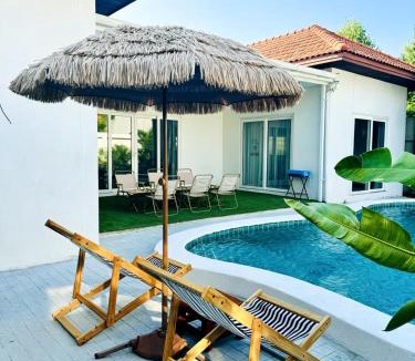 Pratumnak Hill Villa | Majestic Residence Seaside villa Private beach