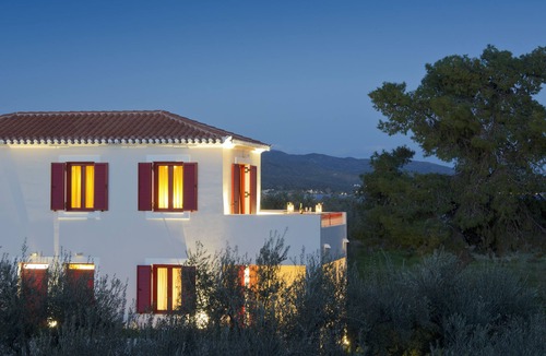 Plepi House | Makis Inn Resort