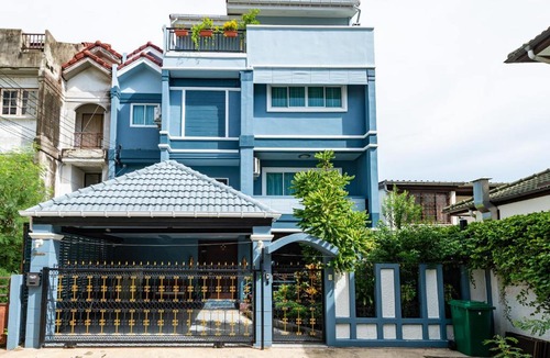 Bang Chak Hotel | Maneeya Park Residence
