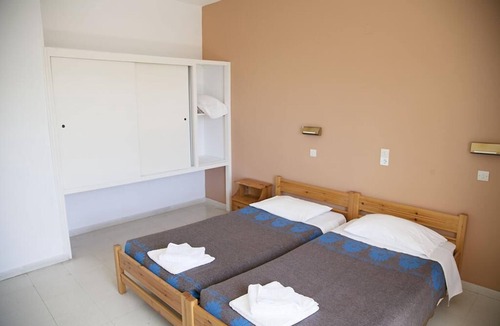 Kefalos Hotel | Manolis Studios