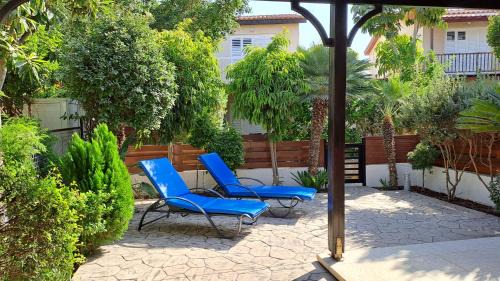 Pervolia House | Manors Seaside 2BR House 100m from the Beach & Free Parking