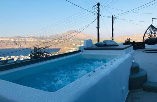 Akrotiri Apartment | Marann Cave