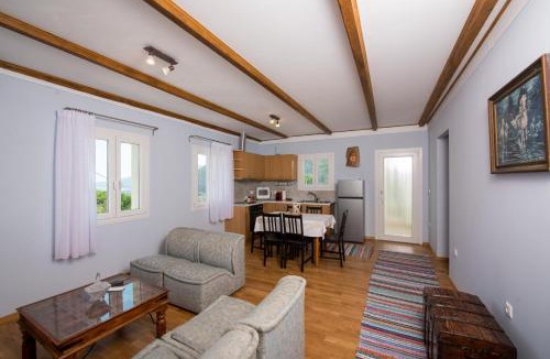 Vournikas Apartment | Marianna's and Aristidis' houses