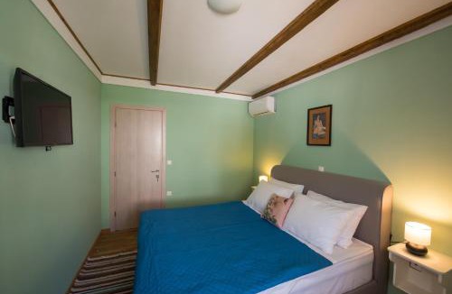 Vournikas Apartment | Marianna's and Aristidis' houses