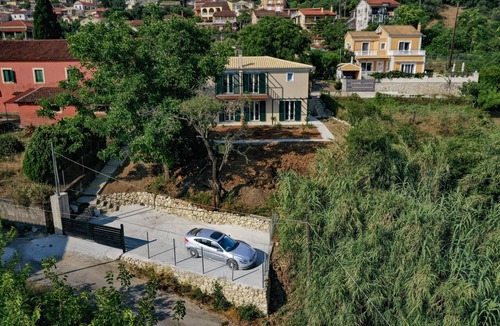 Dafnata Apartment | Marias House 2 Apartment with Mountain View, Wi-Fi and Air Conditioning