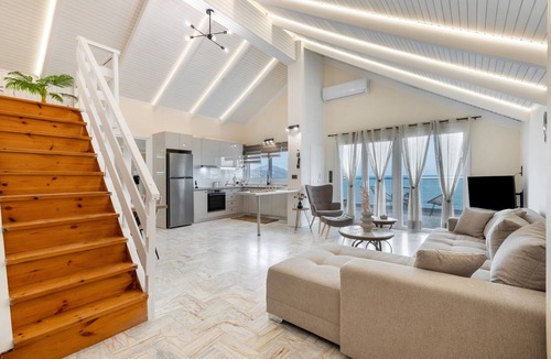 Kalyves Apartment | Mario Luxury Seafront Penthouse with Jacuzzi – Casa di Mario, Kalyves, Crete