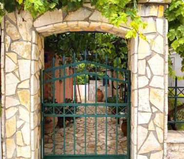 Karavomylos House | Marlene