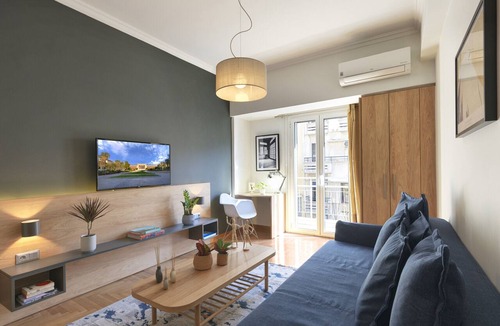 Mousio Apartment | Marnis10 3rd Modern Haven near Archaeological Muse