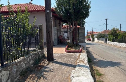 Maroneia-Sapes House | Maron's Hearth, Central residence in Maronia