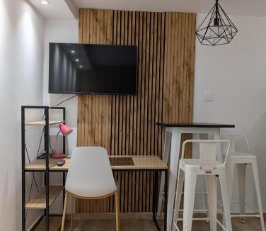 Dafni House | MatchBox 3siblings