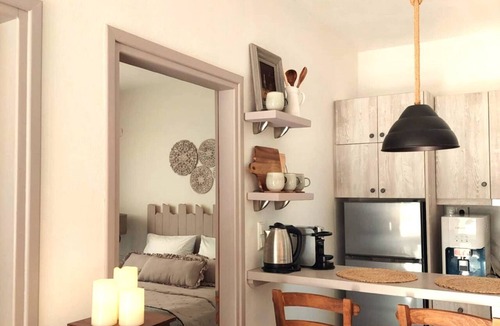 Skiathos Town Apartment | Maya 1, modern 2 bedroomed groundfloor apartment