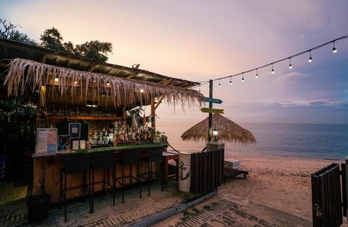 North Pattaya Hotel | Mayaana Beach Resort Pattaya - Formerly Golden Tulip Pattaya Beach Resort