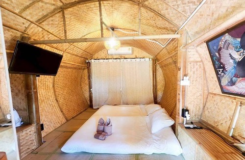 Kanchanaburi Hotel | Merlin Hut & Farm