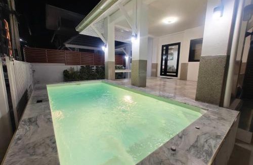 Saen Suk House | Merry house บ้านพักริมหาดบางแสน