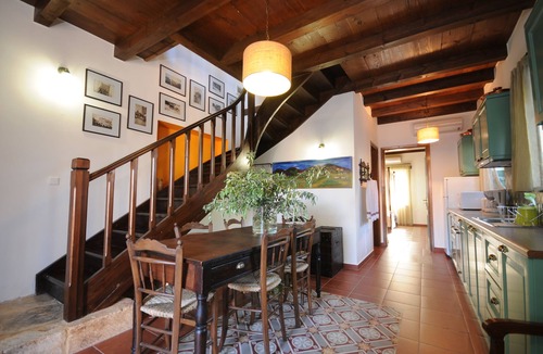 Pyrgos Psilonerou Hotel | Metohi Georgila