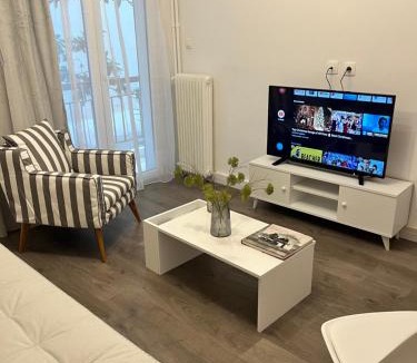 Piraeus Apartment | Metropolitan Complex Apartment-next to Metropolitan Hospital,Karaiskaki,Sef