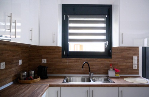 Trikala Apartment | Minimal Condo Trikala Town