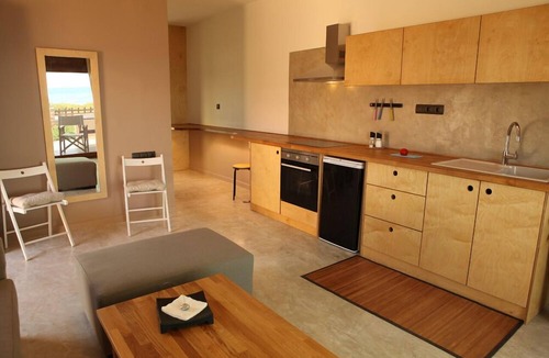 Nopigia Apartment | Minimal design, dicreet lighting, COCO-MAT bed.Vacation 10 meters from the sea!