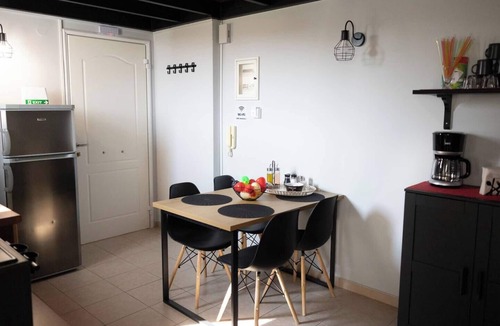Kastellocampos Apartment | Minimal loft at Kastellokampos