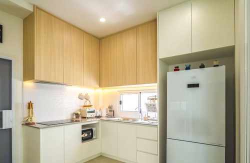San Sai Villa | Minimal Luxury 4 Bedroom Home - Walk to Shopping and Supermarket.