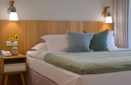 Khalandrion Hotel | MIRIVILI | Hospitality & Wellness