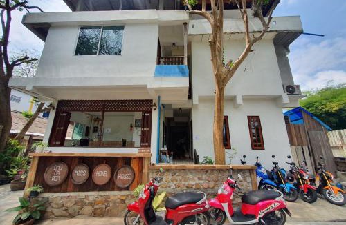 Rayong House | Miss Hong House