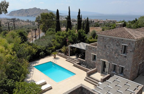Perdhika House | Miss Valentina - Amazing Stone Villa with Private Pool and Sunset Seaview