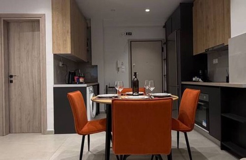 Palaio Faliro Apartment | Modern 2BR Garden Apartment in Faliro | Sleeps 5