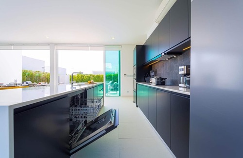 Khao Tao Villa | Modern 4 Bed Private Pool Villa KH-B6