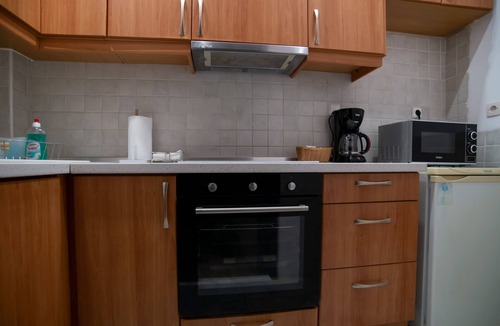 Edessa Apartment | Modern apartment overlooking downtown
