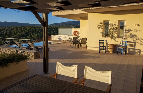 Agios Nikolaos Town House | Modern hilltop villa with pool near Agios Nikolaos
