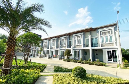 Chiang Mai Villa | Modern House 3BR at The Golden Town-Ruamchock Plaza Chiang Mai