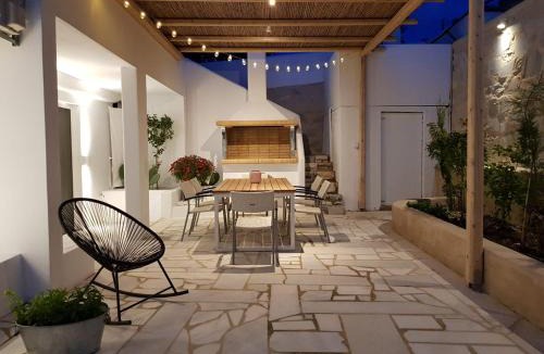 Paros House | Modern House near Parikia with 3 bedrooms & 2 bath