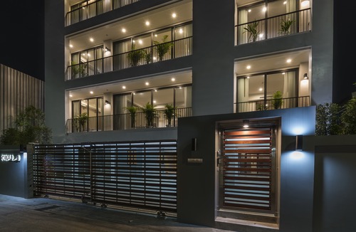 Thonglor Hotel | Modern & Luxury Home in the heart of Thonglor
