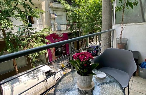 Larissa Apartment | Modern Petite Studio Central A2
