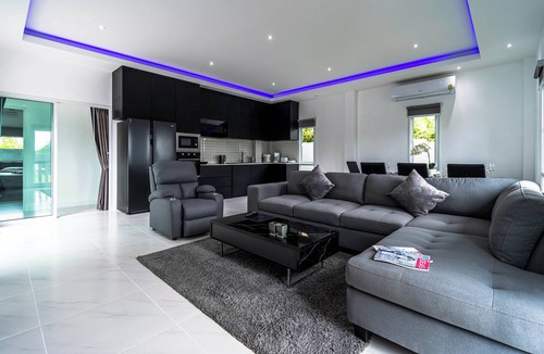 Khao Tao Villa | Modern Pool Villa with 5 Bedrooms - EDO