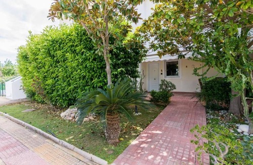 Anavyssos Apartment | Modern Sea View Apartment with Balcony