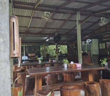 Phanom House | Modern Tor Tao camp